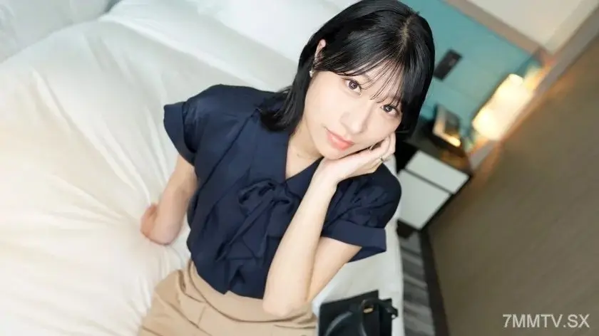 单簧管演奏者口交时所展现出的优雅技巧值得一看！她是一个如此巨大的鸡巴爱好者，以至于她最终会自 SIRO-5612