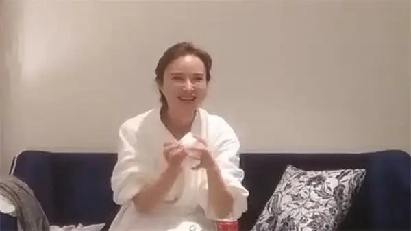 经典探花我是铁牛偷拍美女主角系列三先聊天在啪啪_