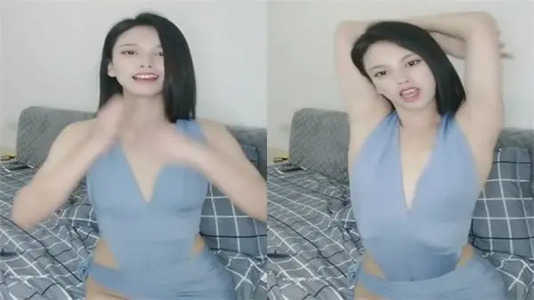 苗窕贫乳骚货足交玩弄狼友鸡巴让狼友后入操逼_