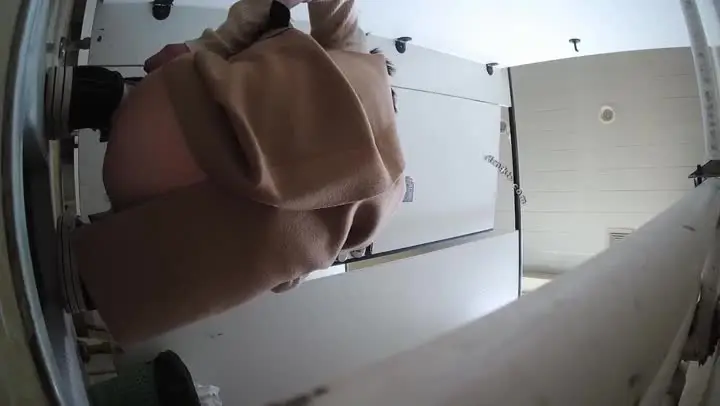 棒球帽2号小姐姐拉屎