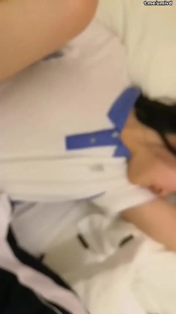 【网曝门事件】河南实验高中眼镜学妹大尺度性爱私拍流出_穿校服开房啪啪饥渴骑乘老司机潜质_深圳校服篇_高清720P版