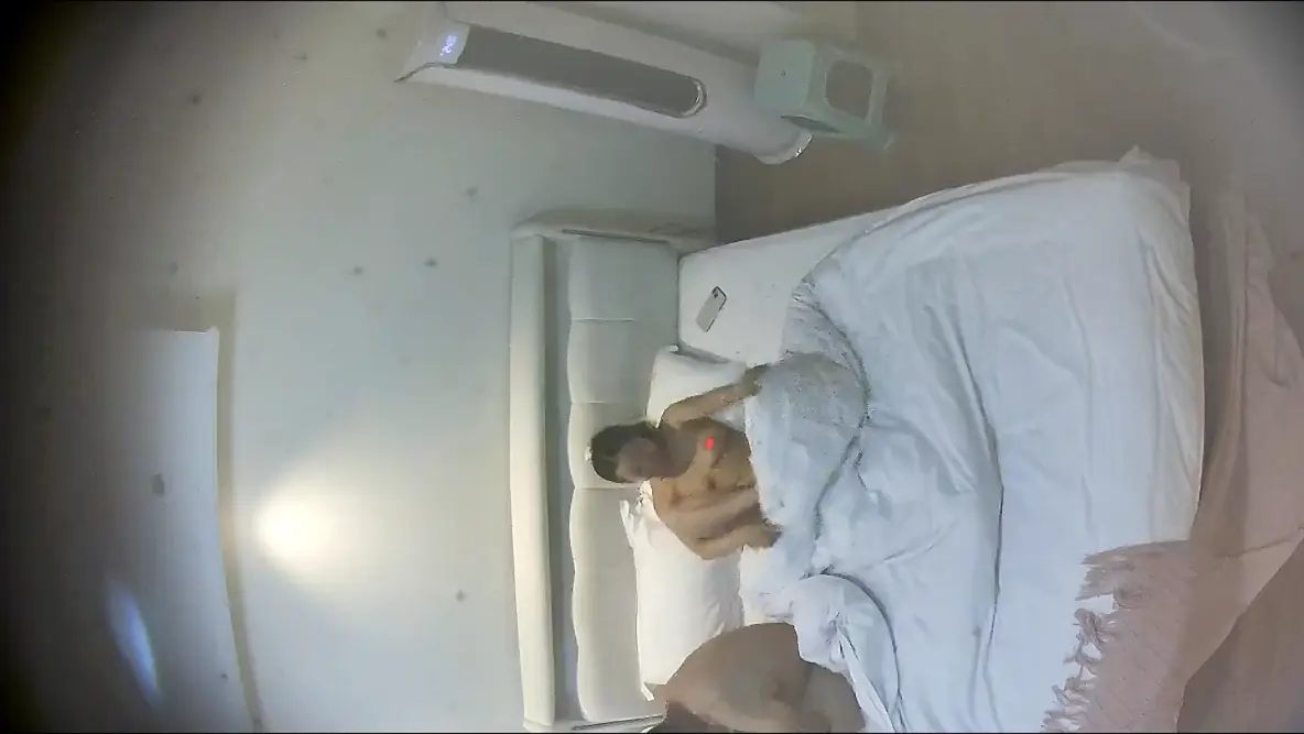 ✅酒店偷拍✅20260606✅性感少妇跟情夫酒店激情澎湃