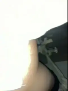 楼顶偷内裤被骚货女邻居发现后她居然主动为我口交