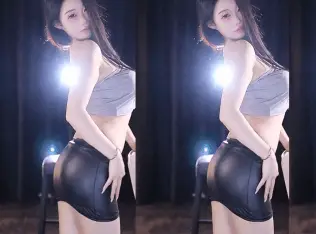 【虎牙 果酱包 夏子依】巨乳高颜女神抖奶丝袜骚舞短裙露底