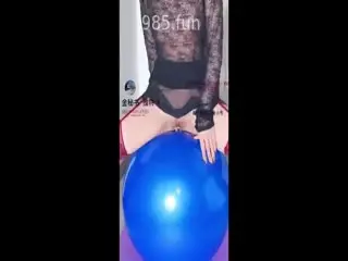 喷水怪推特极品烧婊子【金秘书】最新3月福利刀柄自慰健身球自慰公园露出自慰喷水   