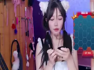 清纯眼镜妹骚气大秀 11月福利大放送 极品白虎嫩穴任君品尝