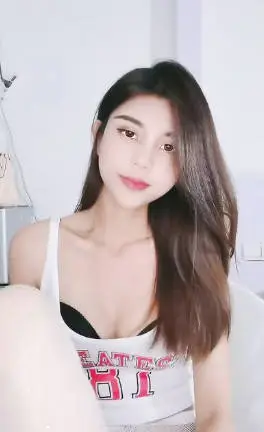 漂亮眼睛有点像混血红唇美女  露臀白网袜电臀诱惑  拨开内裤露多毛小穴  手指拍打大量出水  顶级美腿玩一年