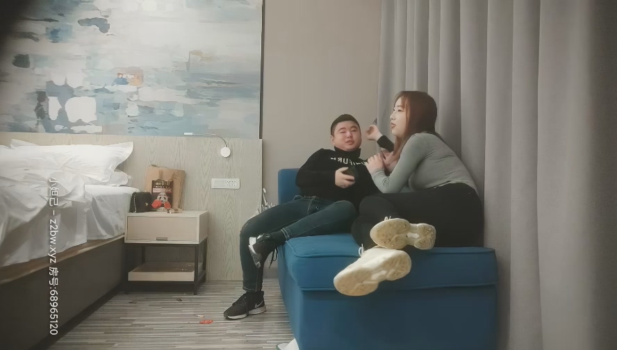每个妹子都要亲自来洗一洗，还要小穴抽烟。角度完美手法专业大淫魔