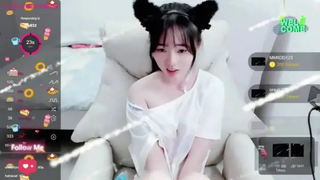 Stripchat站，清纯少女学生妹，被跳蛋震的嗯嗯嗯，白皙皮肤，粉绳捆绑，道具小JJ插穴