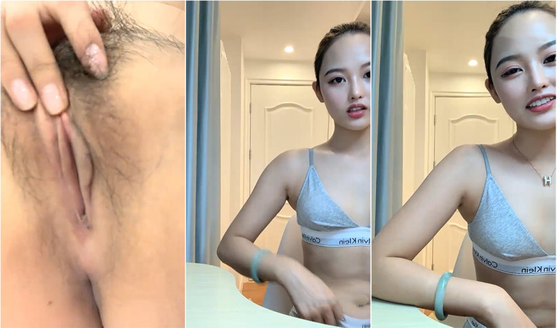 高顔值鄰家小姐姐臊話不斷,我是你的小臊B啊,不斷揉奶子,這粉茓更極品