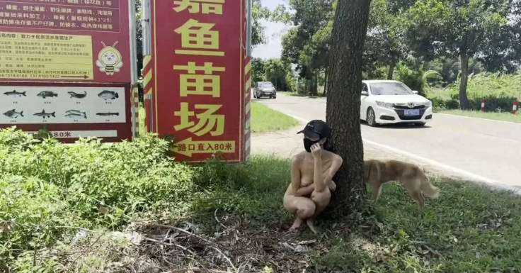 天花板露出狂人御姐【cikaimoon】付费⑤，更大胆直接，渔场路边全裸，摩托大叔徘徊想来一场艳遇