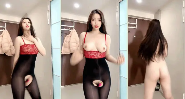 顶级跳蛋裸舞【银竹跳舞】完美身材大眼萌妹 绝对诱惑 高质量跳舞大秀 奶子都快要甩掉了