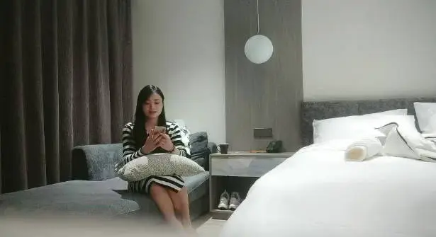 2000约漂亮小姐姐，超清画质，骚穴干得水声不断，高潮阵阵，累瘫在床求饶了