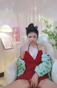 【鲨鱼小辣椒】性感绝美女神 跳蛋自慰骚穴水嫩嫩浪叫呻吟不止