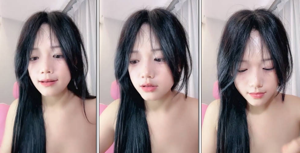 【e懒得喷】G奶女学生 极品身材 短毛嫩穴  闺蜜吧啦同筐 裸舞  跳蛋大鸡巴自慰 爽喷水 (2)