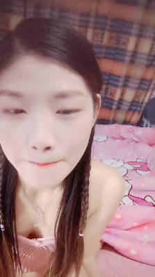 寂寞美少妇床上发骚！自摸道具捅穴！黑丝美腿高跟鞋，骑乘位深插，娇喘呻吟太骚了，搞的炮友受不了来草