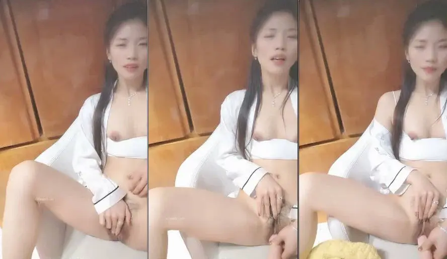 新人小夫妻，极品小少妇，【清雅婷】，居家性爱自拍，好白，身材颜值眼神