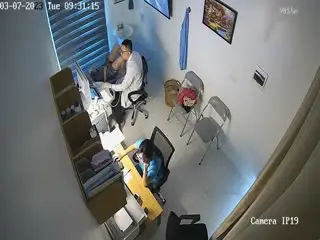 【医院3月监控】重金破解高清猥琐男医生给漂亮女病人仔细检查身体完整版美乳