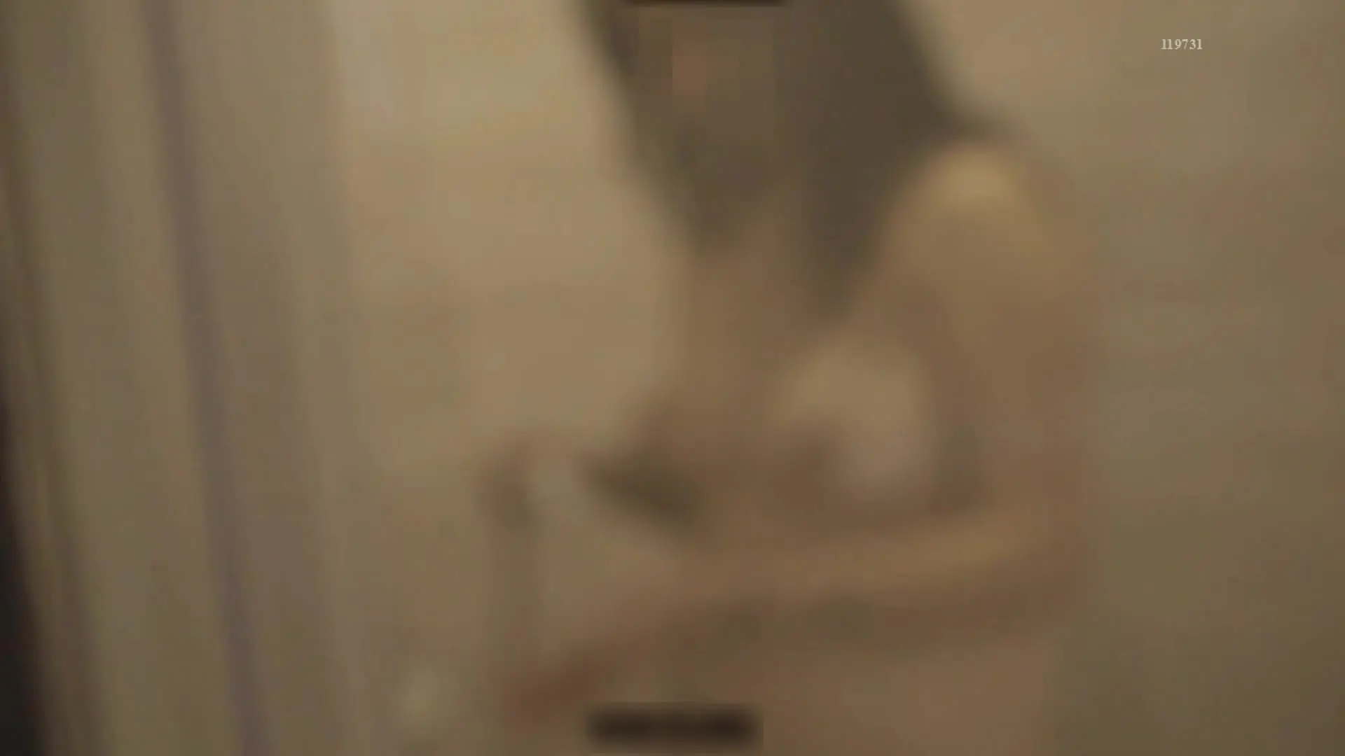 屌哥酒店约啪阿谀多姿体型丰满的美女富姐啪啪,三角区阴毛性感,逼逼层层包裹精致