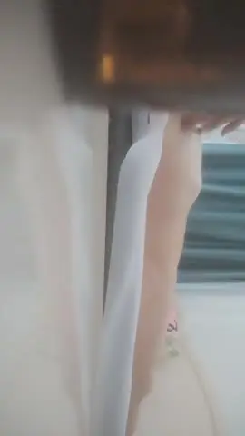 2021 10 30，真实SPA按摩养生馆偷拍，【按摩少年】，33岁良家人妻，享受小哥专业手法精油按摩，骚穴淫水四溢，呻吟不断爽