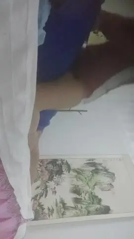 【李总探花】肉感短发女技师，按摩推背完再特殊服务，掏出屌吸吮，骑乘位磨蹭插入