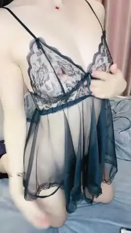 极品尤物!网红腿模女神!紧身裤脱衣诱惑,顶级美腿振动棒后入,插进去了哥哥,浪叫呻吟骚话不断