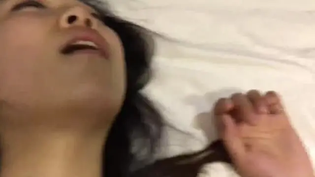 [在线]女友的漂亮闺蜜喝高了被弄到酒店恶搞啪啪完颜射脸上给她美容108P高清无水印 1V