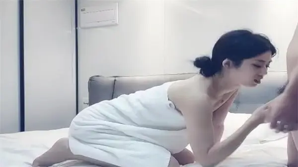 天天去探花甜美大长腿兼职嫩妹洗完澡继续第二炮