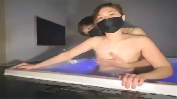 极品翘臀健身主播被粉丝操到高潮连连，激烈肉搏爽翻天