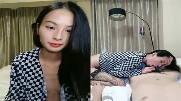 网袜嫩妹口爆勾引！纤细贫乳被狼友上位狂干，肉棒深插猛操到失禁