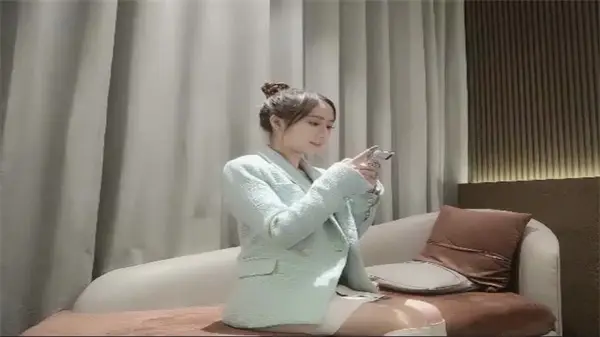 夜场撩妹！高颜值气质女神深夜被狂干内射