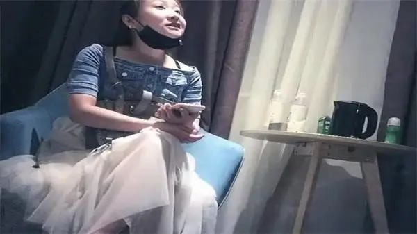 【高价偷拍】巨乳美艳御姐约炮实录！苗条身材狂野啪啪，大屌魔人疯狂输出！