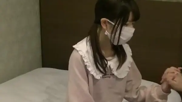 18岁清纯学生妹初次下海 精油按摩高潮迭起 巨根直捣无毛嫩穴内射喷浆