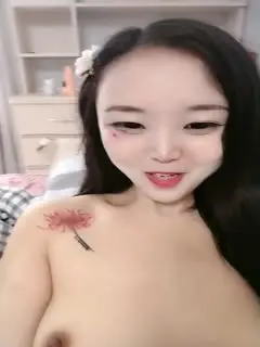 风骚人妻一个人在家释放天性，全程露脸情趣珍珠内裤诱惑狼友，互动撩骚狼友蹂躏逼逼，特写展示搞出好多淫水第02集