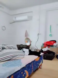 《龟头进洞》泡良探花疫情不敢去外面乱搞只能在家和媳妇搞和看岳父和岳母搞第02集