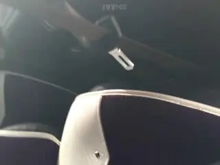 “我是贱B我是骚货好多水老公操死我”对白淫荡开车带着小宝贝到农村庄稼地里车震
