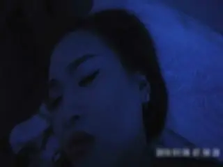 嫖J达人狗哥深夜巷内路边店玩了一位长的还可以的大奶妹服务还算周到按着对波使劲输出啊啊叫对白搞笑1080P原版