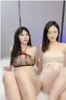 姐妹丼淫语挑逗 相互指交缠绵到高潮