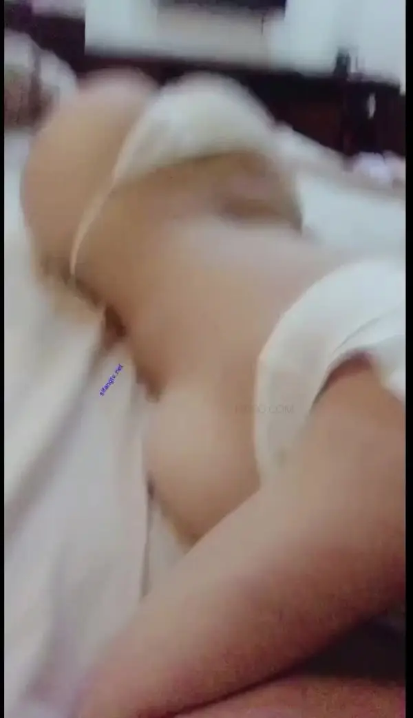 巨乳网红软软roro 视频合集 (2)自拍
