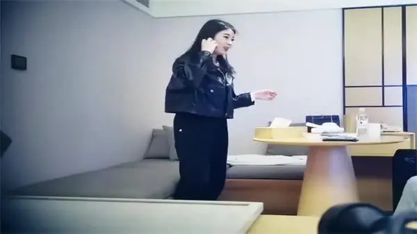 全国探花撩骚白衣嫩肉小野猫，水多汁满激情狂操到腿软！