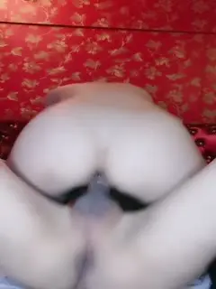 好有感觉的妹妹全程露脸颜值高黑丝情趣，让小哥用道具玩逼高潮流淫水浪叫呻吟刺激，让小哥无套抽插爆草内射第04集