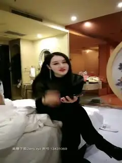 骚女【西施姐姐】两女一男和炮友啪啪，口口上位骑乘大力猛操呻吟娇喘，很是诱惑喜欢不要错过第10集