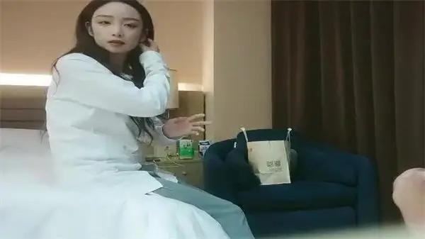 探花猛男打桩机征服高端外围女神群 今夜高价包夜淫乱盛宴