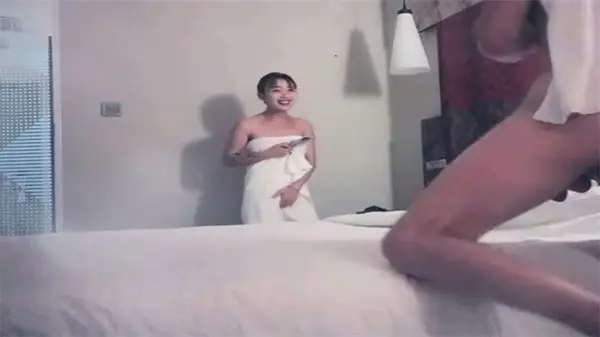 寻花偷拍-大屌魔人高价约炮苗条甜美妹，嫩穴狂插高潮迭起！