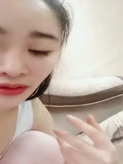 高颜值--陈乔恩替身❤️姐姐和妹妹之间的淫荡秘密，主动舔姐姐的乳头、手持鸡巴狂插骚逼姐姐，淫水十分之多！第02集