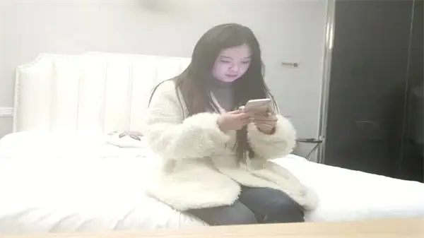 新片速递！极品外围美女蜜桃臀黑森林鲍鱼被干到高潮迭起
