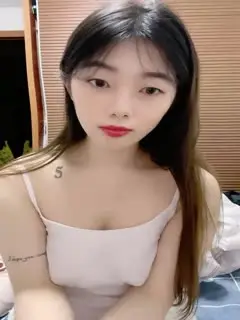 七彩主播--幼校老师❤️：极品在校大奶老师~B粉嫩啊~爱了爱了，校园清纯，回家露大淫屄，判若两人！第03集