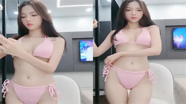 颜值爆表！极品性感女主播在线发骚，欠操的骚货等你来干