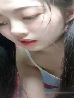 卡哇伊(原小姐姐)直播平台非常漂亮水嫩的小美女收费大秀颜值高身材瘦瘦激情自慰十分诱人第01集
