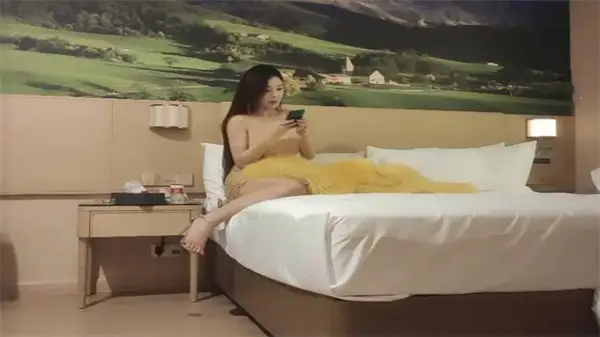 探花极品巨乳网红全程露脸！S级身材性感女神娇喘诱惑，欲火焚身欲罢不能